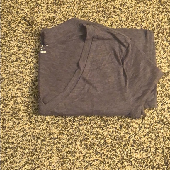 V-neck - Picture 2 of 3